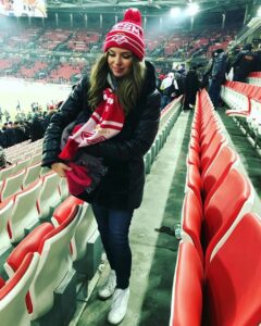 Ольга Паршина на футбольном стадионе